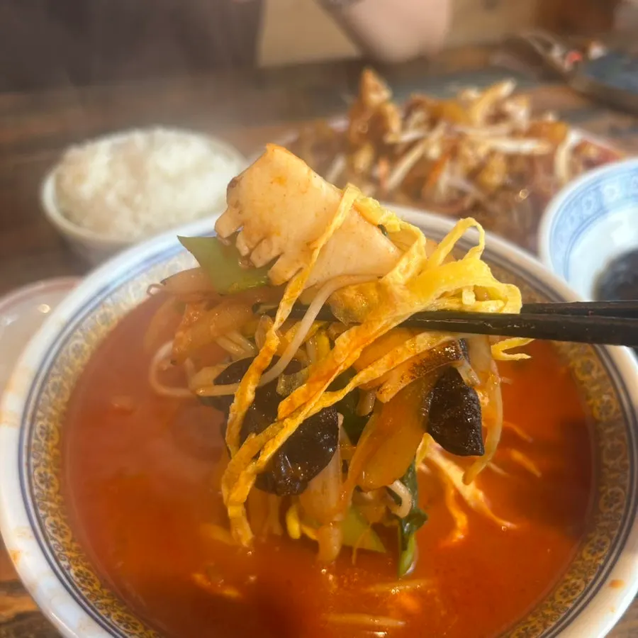 콩나물이 넉넉한 짬뽕밥 한 그릇