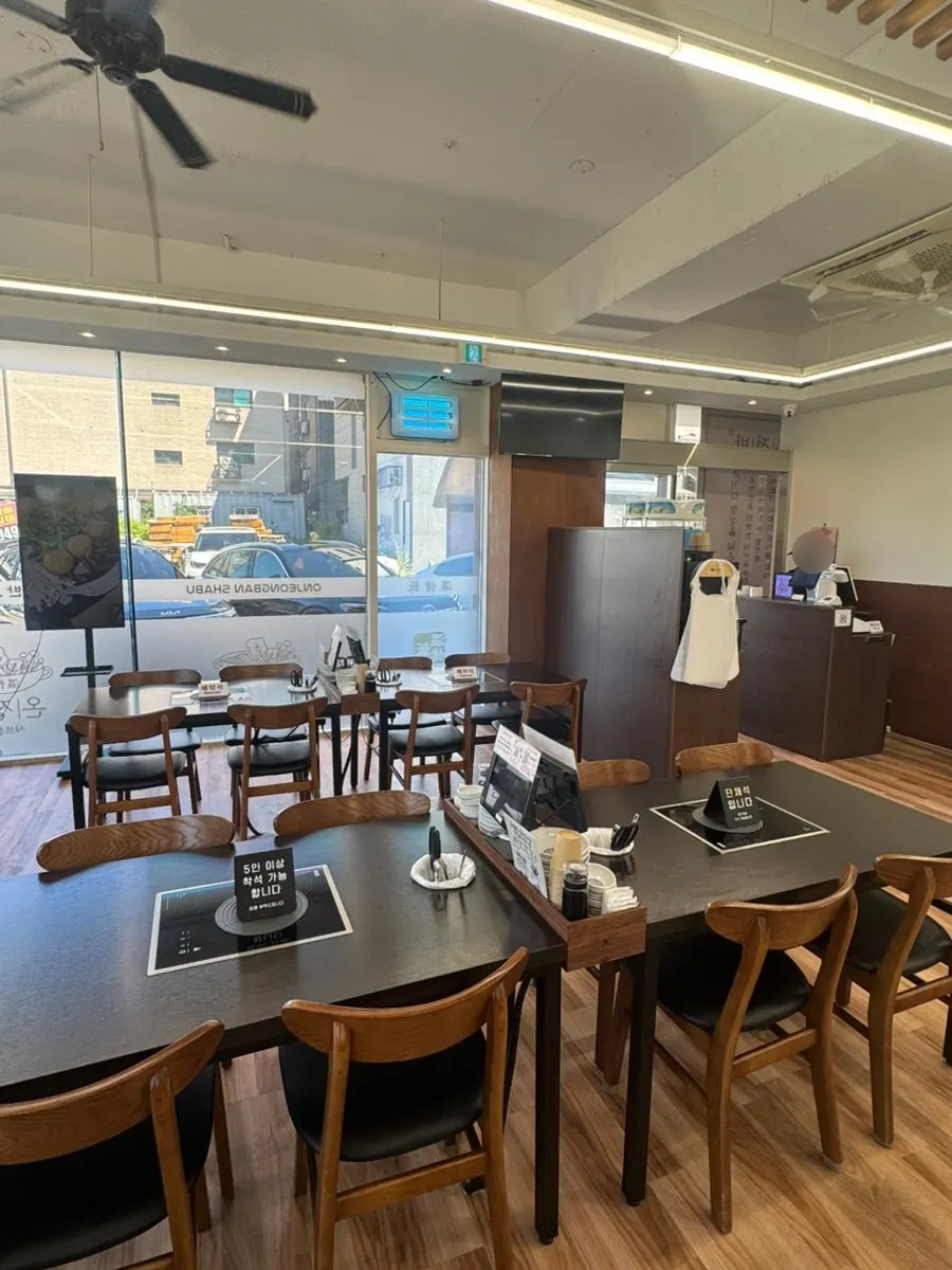 Byeollae shabu kalguksu restaurant packed for weekend lunch