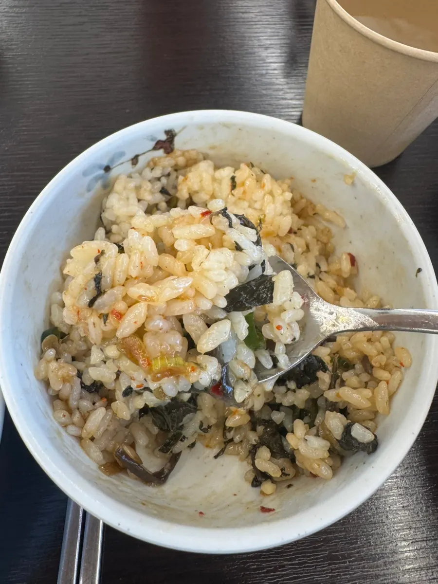 Seasoned sauce, sesame oil, and perilla oil for the gondeure rice