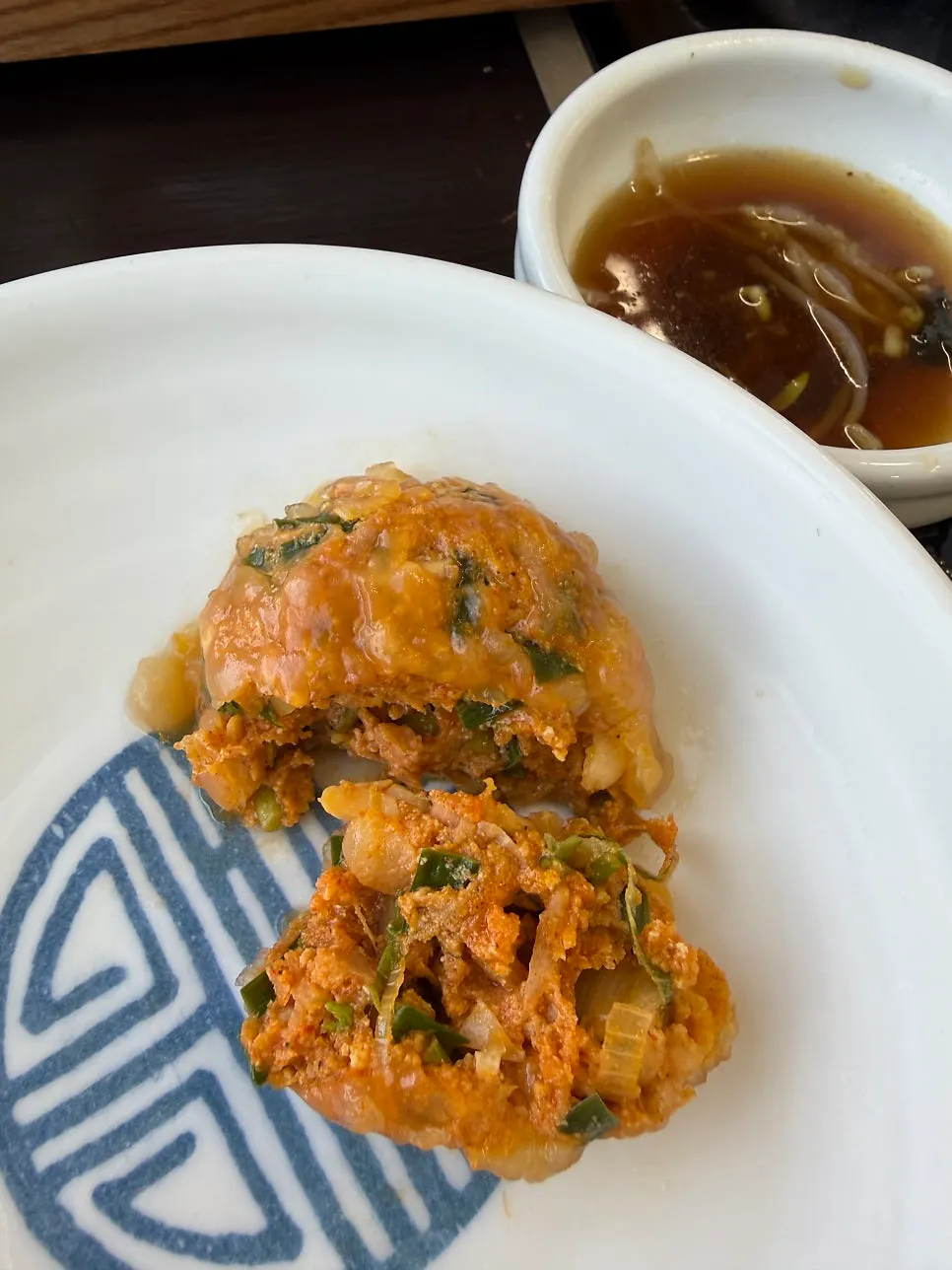 Meat and gulrim mandu added into the boiling broth