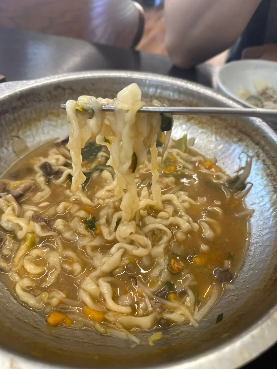 거의 다 비운 죽 냄비