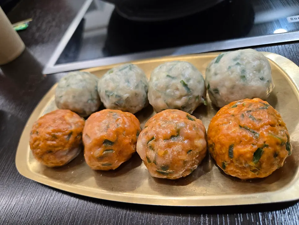 Plate of 8 rolled dumplings for shabu
