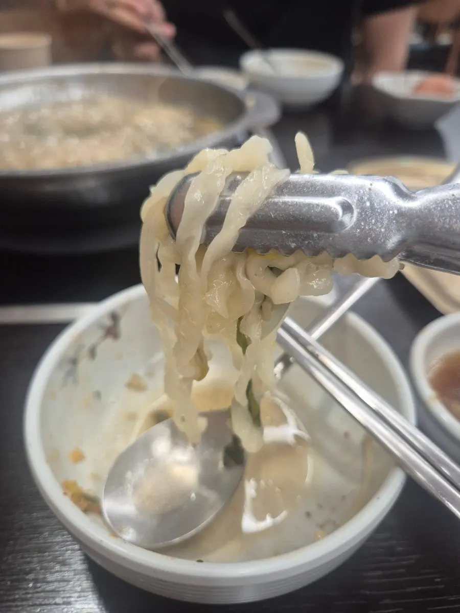 담백하게 익힌 샤브샤브 재료
