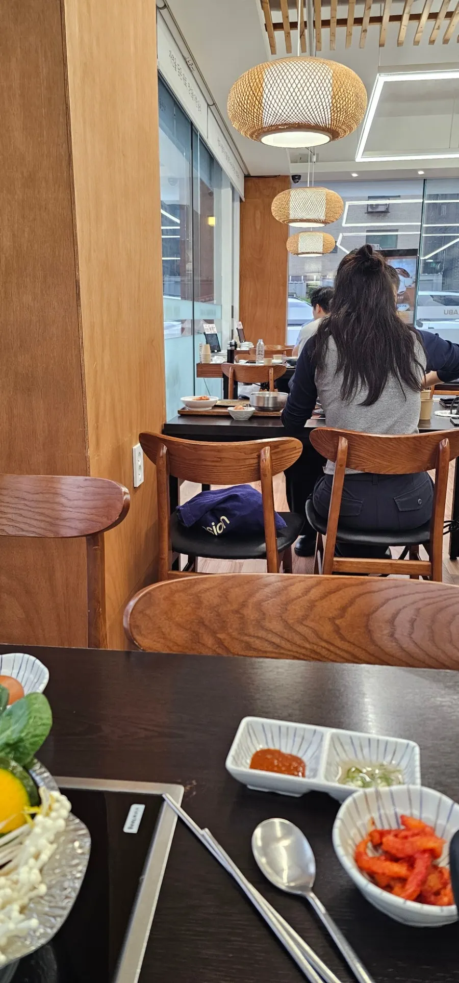 끓고 있는 샤브샤브 육수 냄비