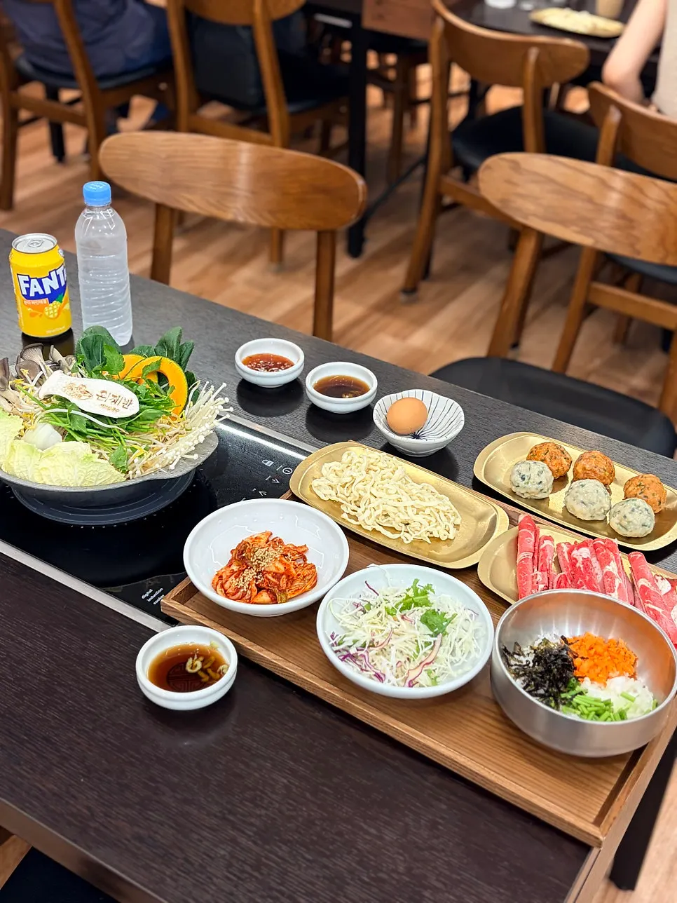 Menu board at Onjeongban Shabu Kalguksu
