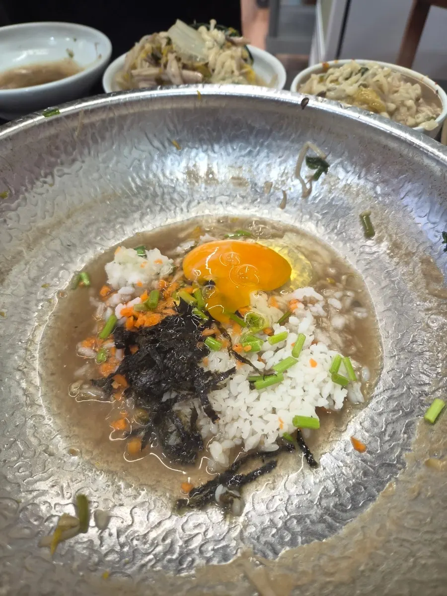 Kalguksu noodles boiling in the broth