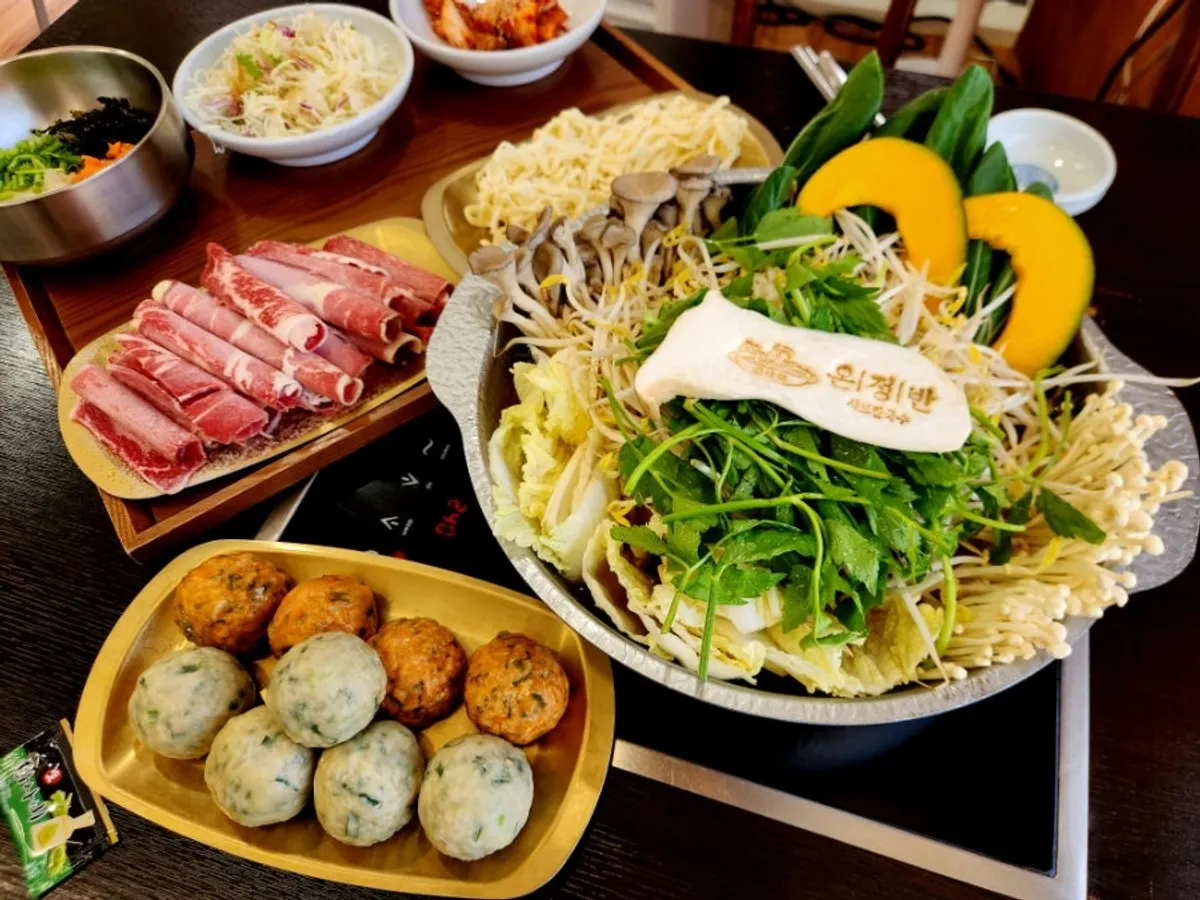 온정반샤브칼국수 별내본점 수제굴림만두전골 한상