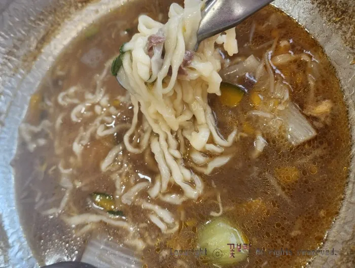 흰쌀밥과 계란을 넣어 끓인 죽