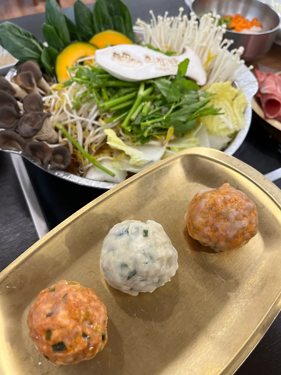 A plate of Onjeongban's handmade round dumplings