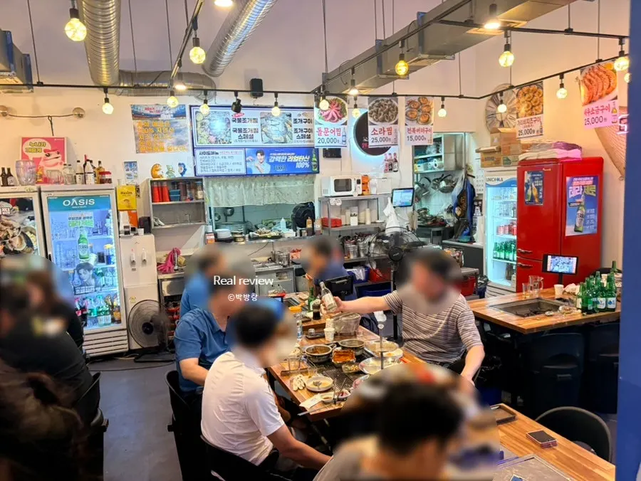 산새우 소금구이 안내가 있는 메뉴