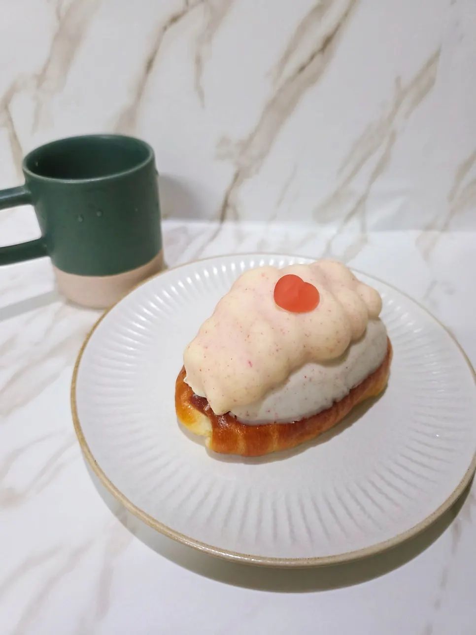 Hefty Wappu salt bread