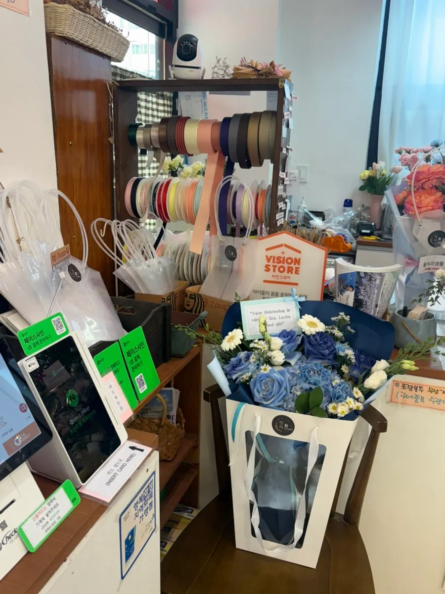 Display area of the year-round self-service flower shop