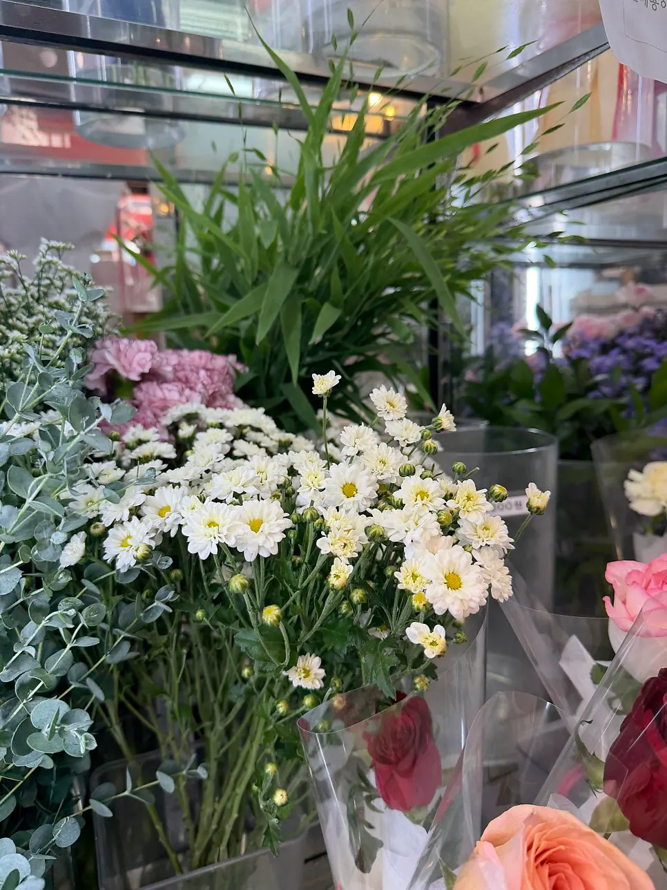 A finished bouquet placed in the shop