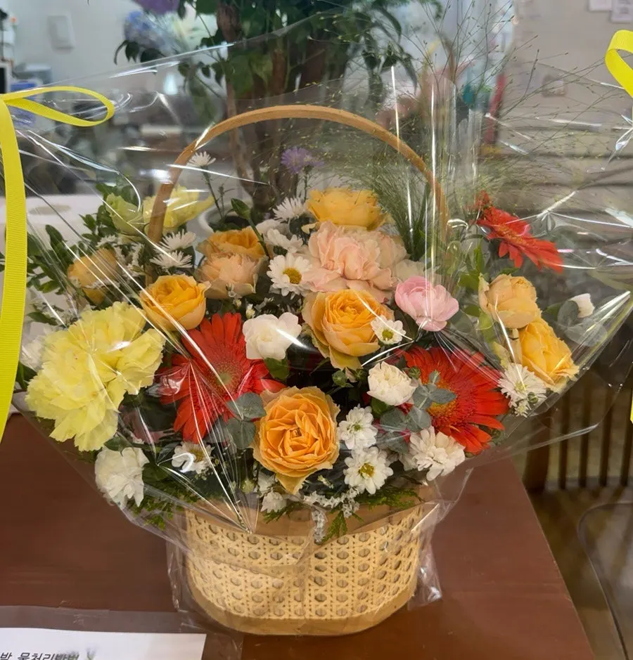 Yellow-toned Chuseok flower basket as ordered