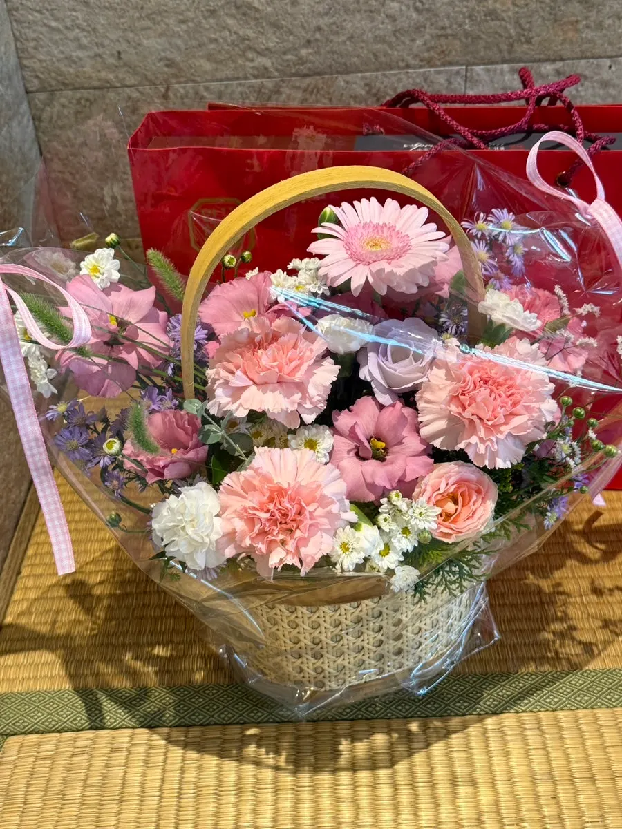 첫인사 선물로 준비한 꽃바구니 마지막 컷