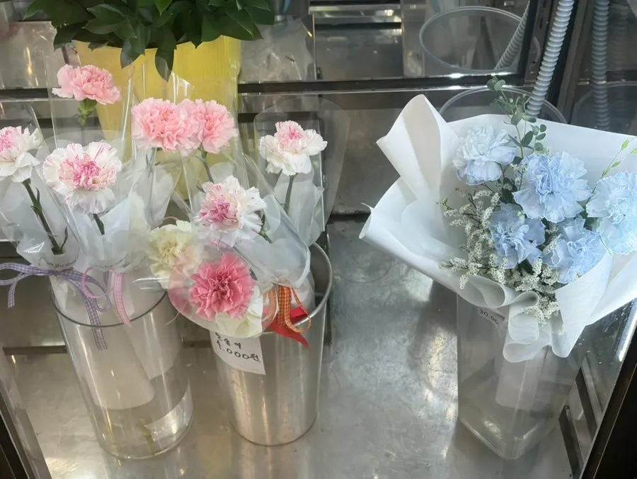 Space inside the shop for choosing flowers