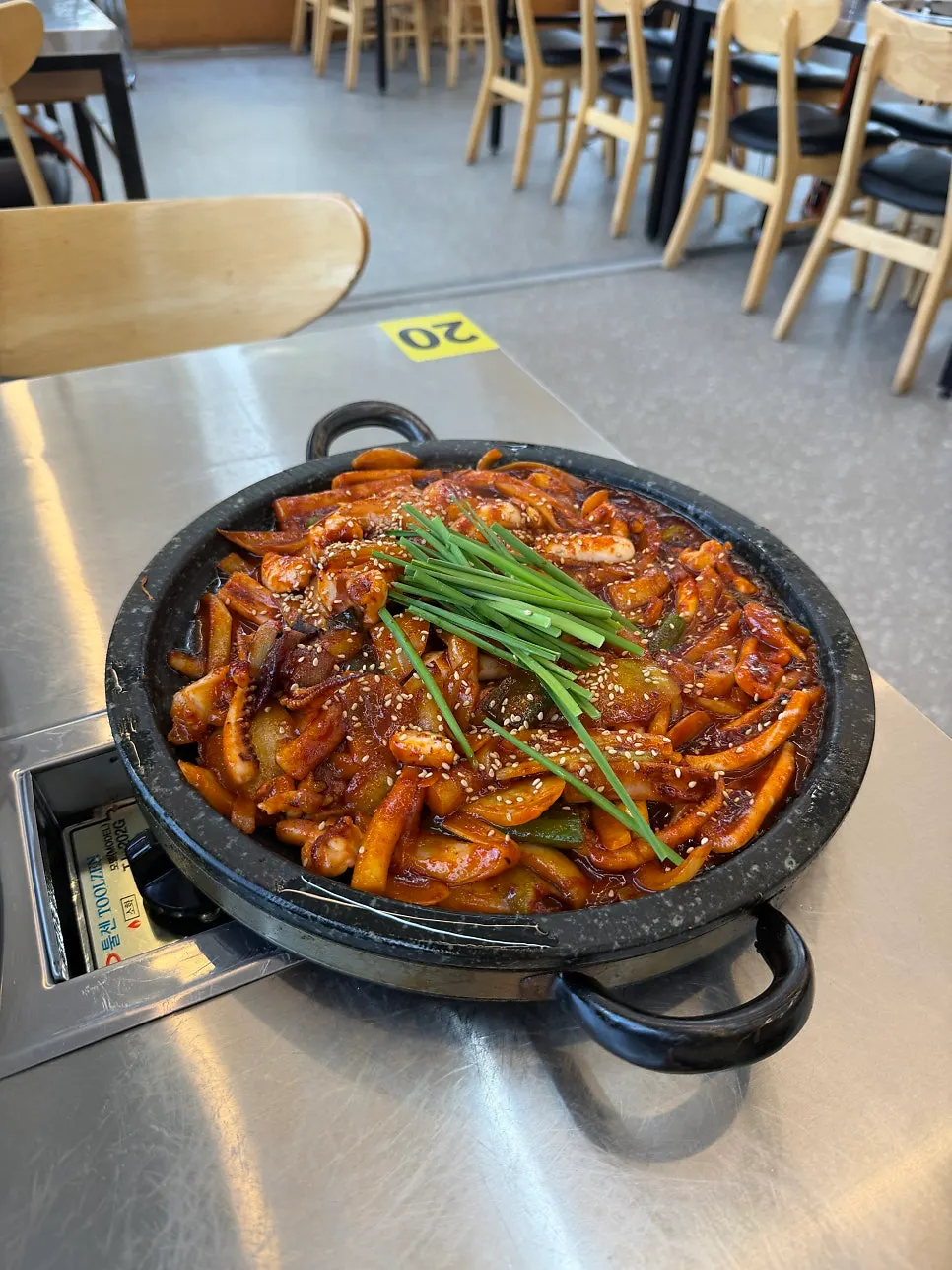 Hot-plate pork sizzling on the hot plate
