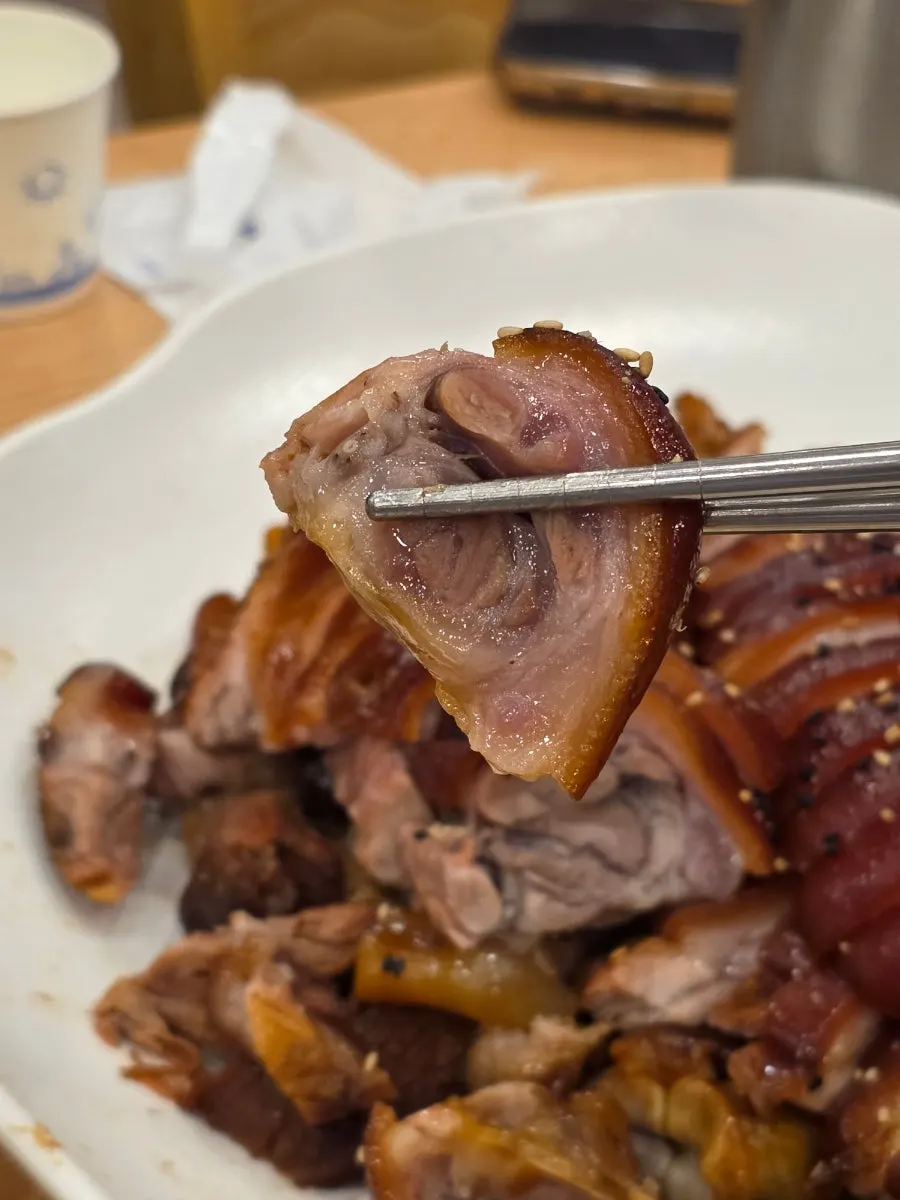 Generous portion of extra-large front trotter jokbal
