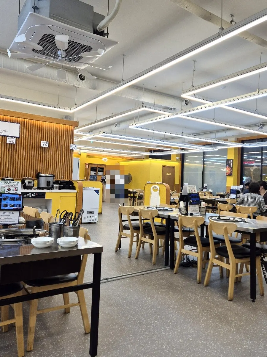 Bright, spacious seating inside Haetan Hwaseong Byeongjeom