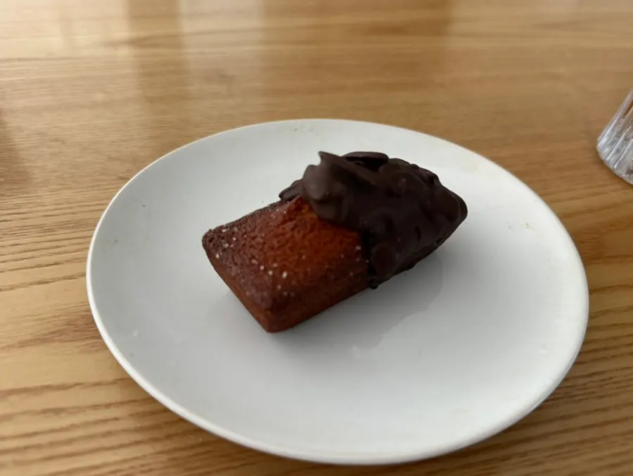 Side view of the almond chocolate financier
