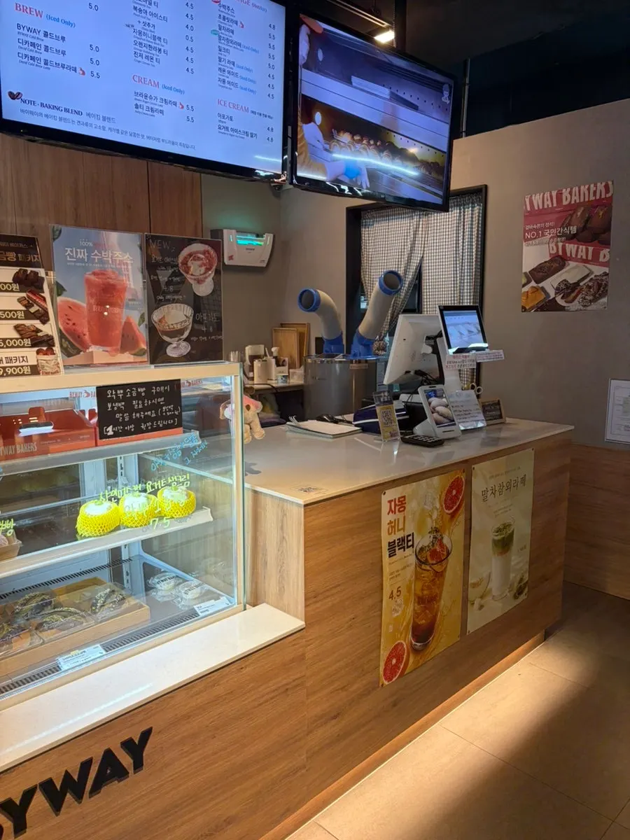 Order screen with desserts added to the tray