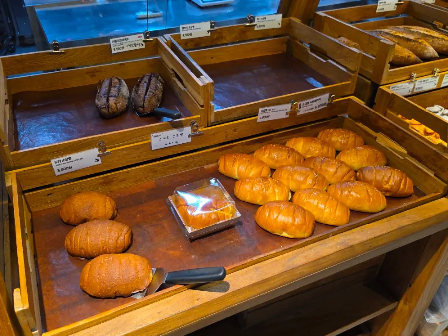 Display of mocha salt bread and plain salt bread