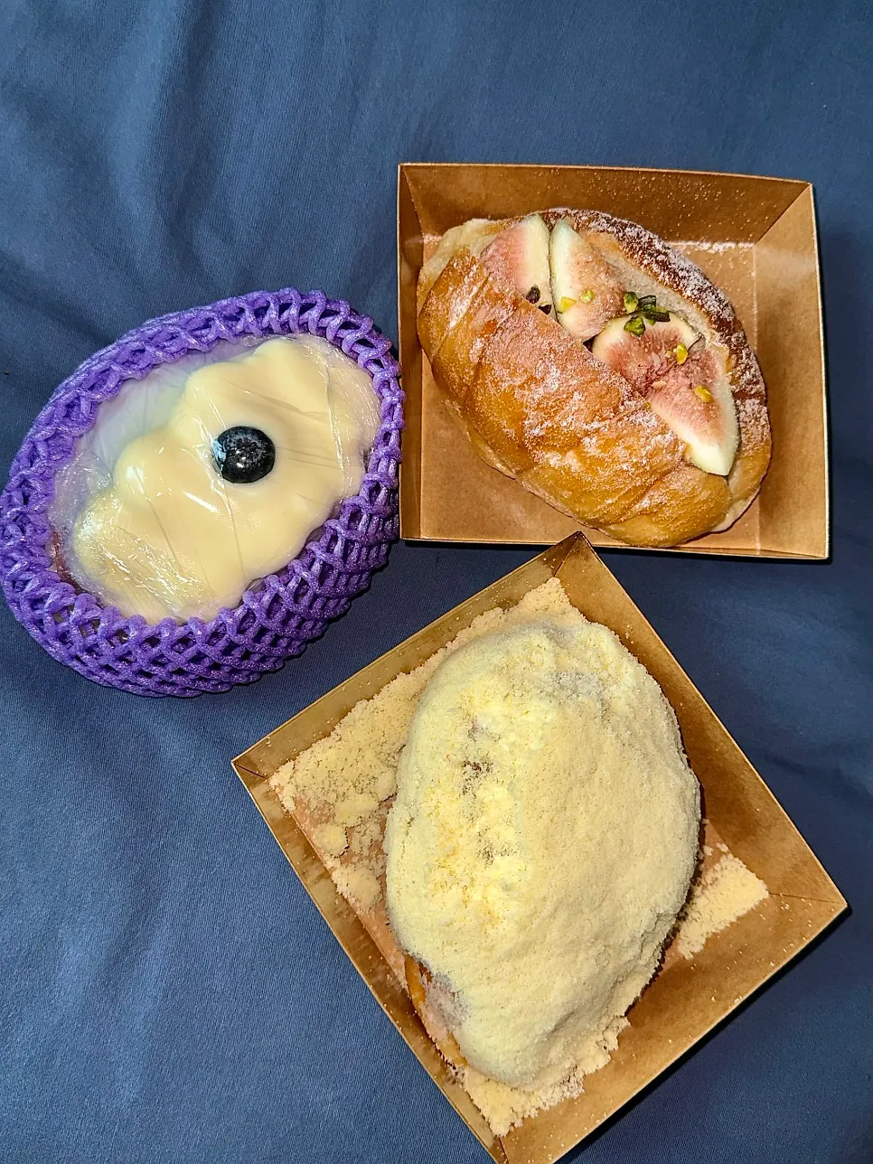 Fig pistachio tart and salt bread