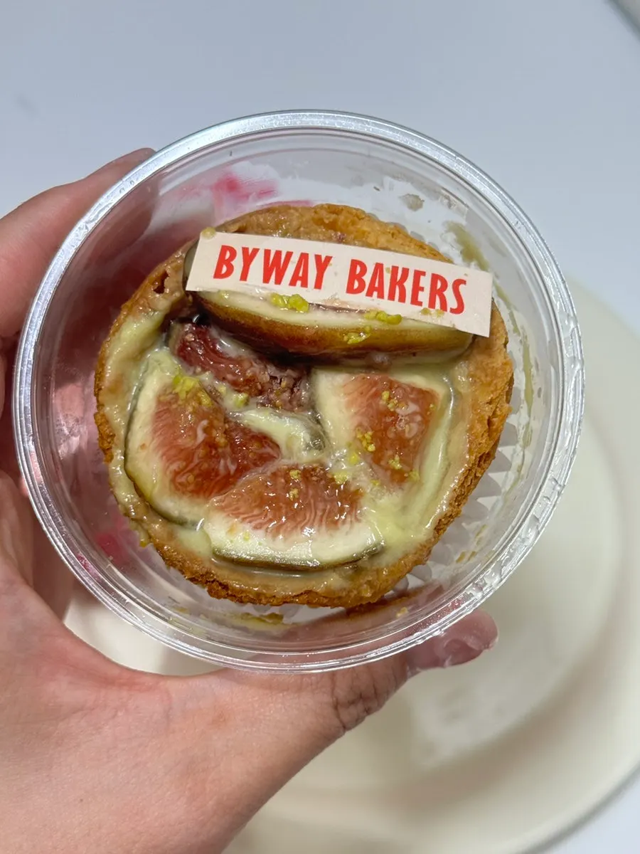 Fig pistachio egg tart