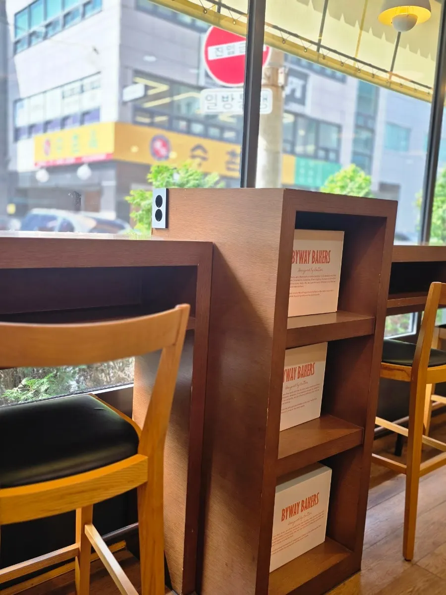 Interior design of BYWAY BAKERS Yeongdeungpo Branch
