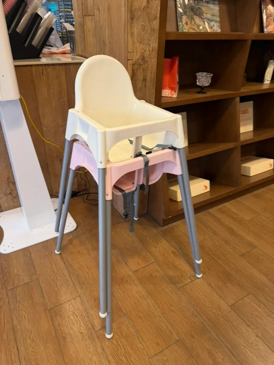 Group seating and store seating layout