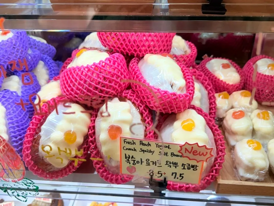 여럿이 앉을 수 있는 단체 좌석 공간