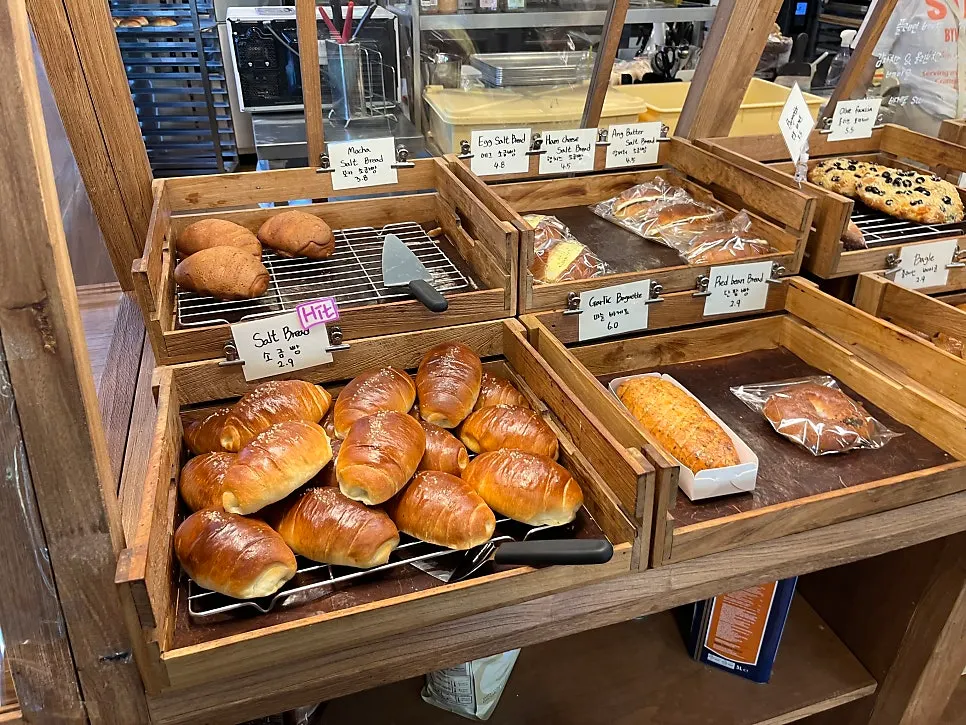 Refrigerated case with cakes and cream desserts