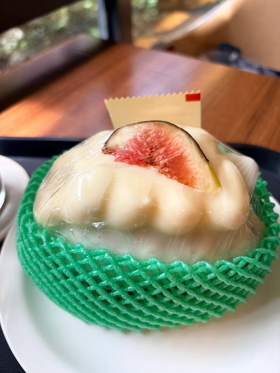 왁뿌 소금빵과 음료 세팅