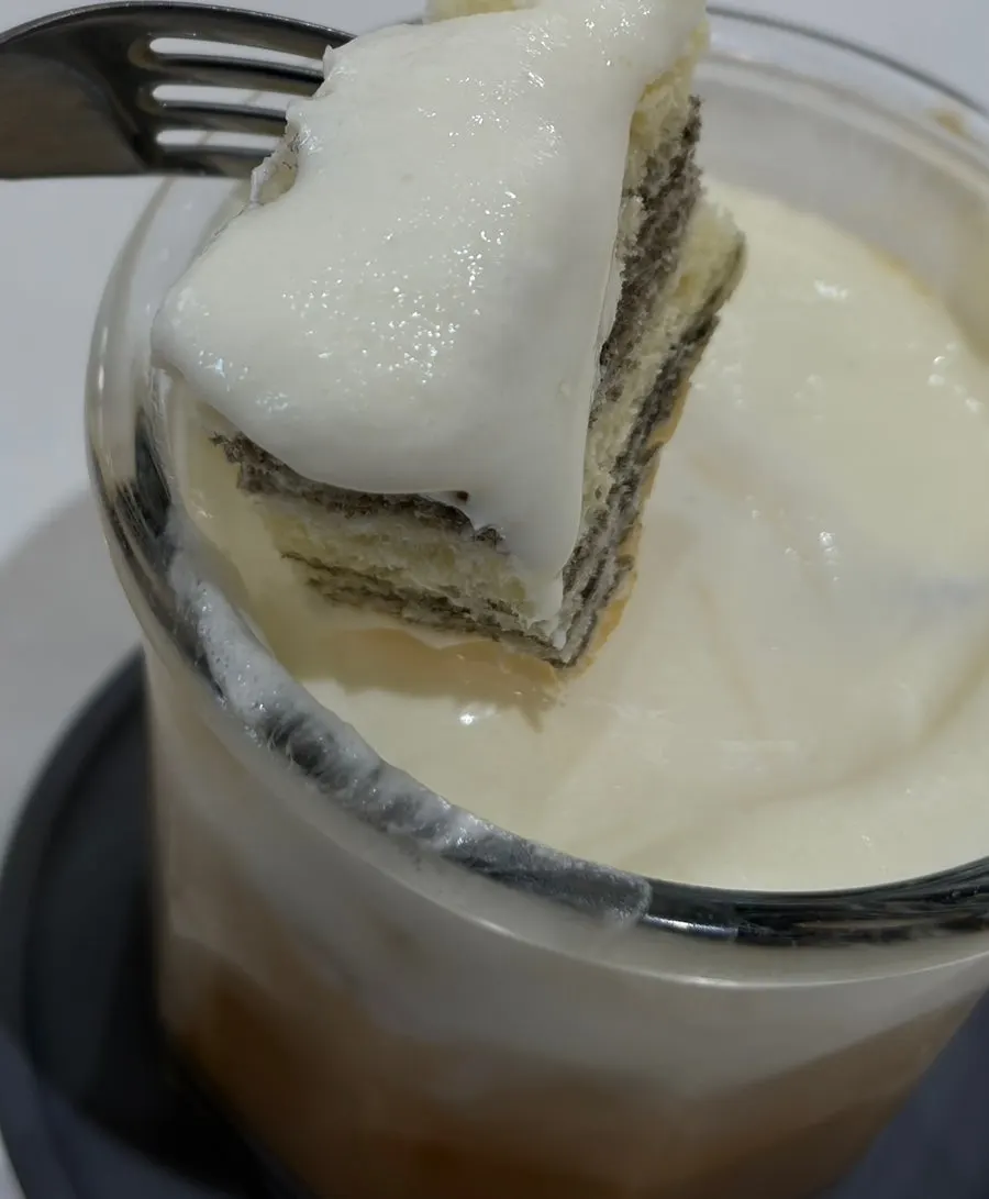 크림에 찍어 먹는 식빵