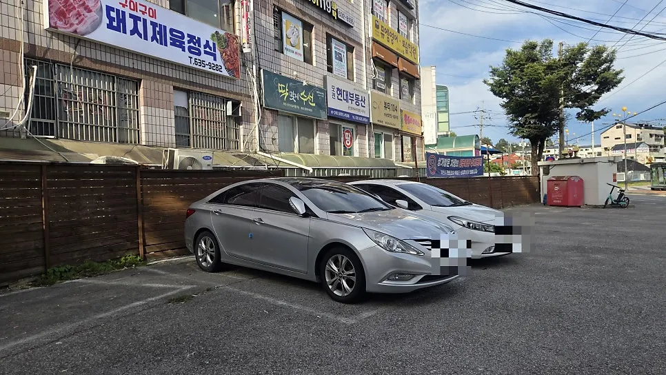 카페 아크 뒤편 주차장