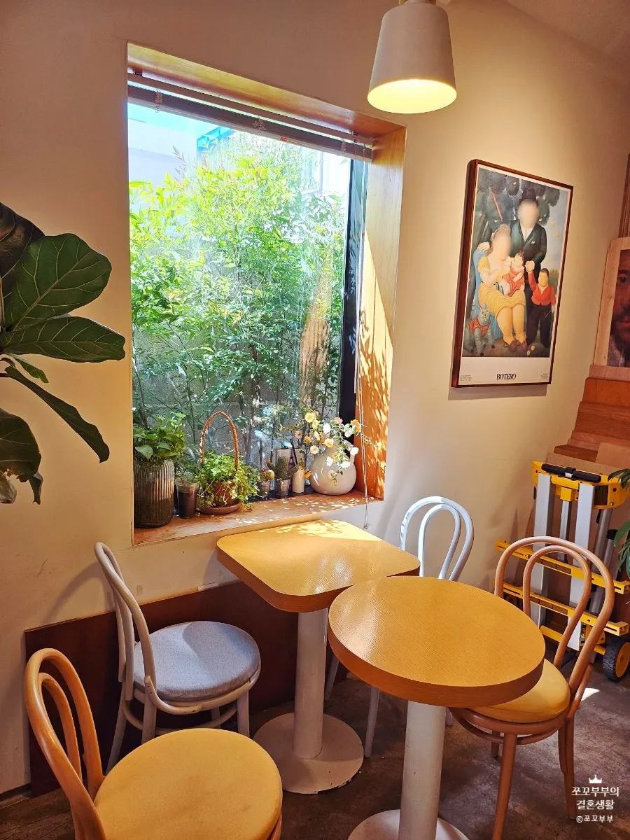 Vertical photo of Café Buajang's terrace seating