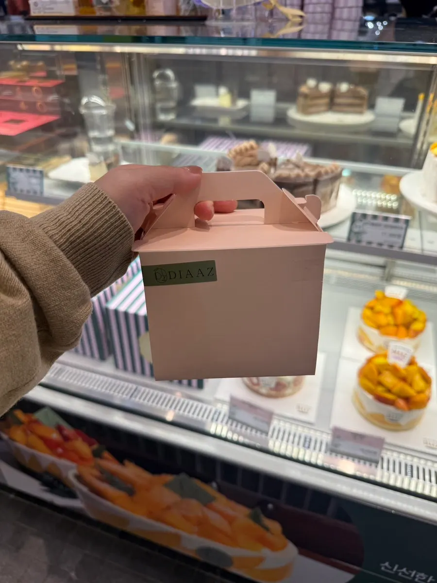 Café Diaz cake packaging box