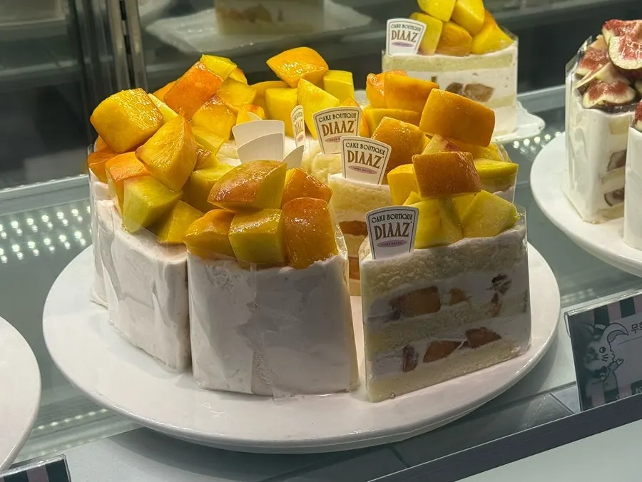 Fig slice cakes displayed at Café Diaz