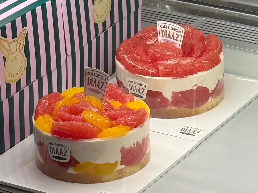 Café Diaz whole cake display case