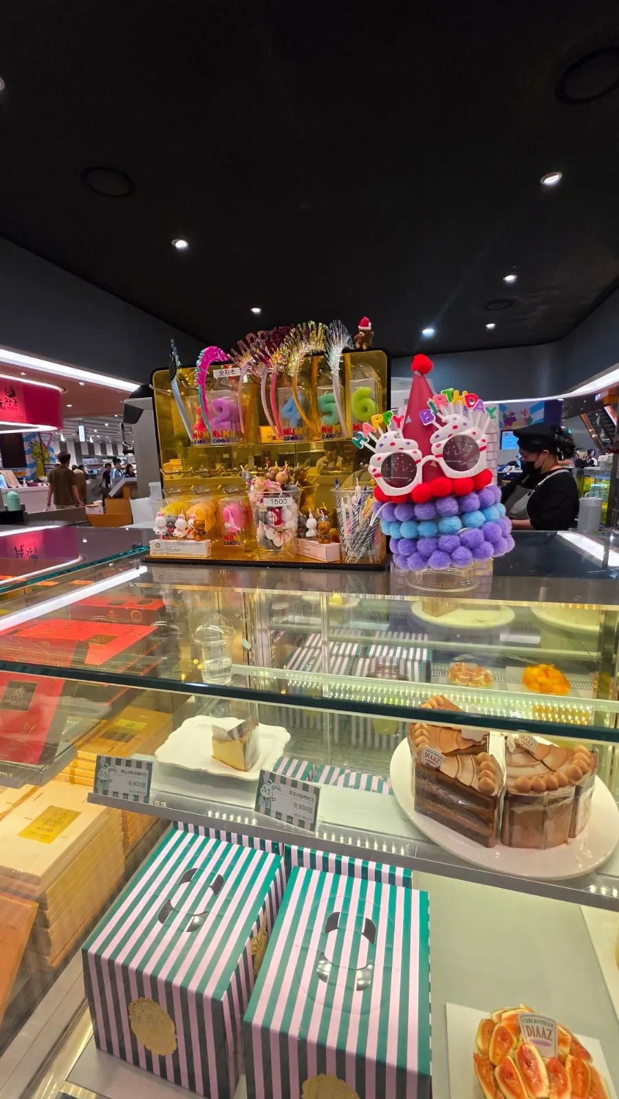 Interior view of Café Diaz on the basement floor of Galleria Gwanggyo