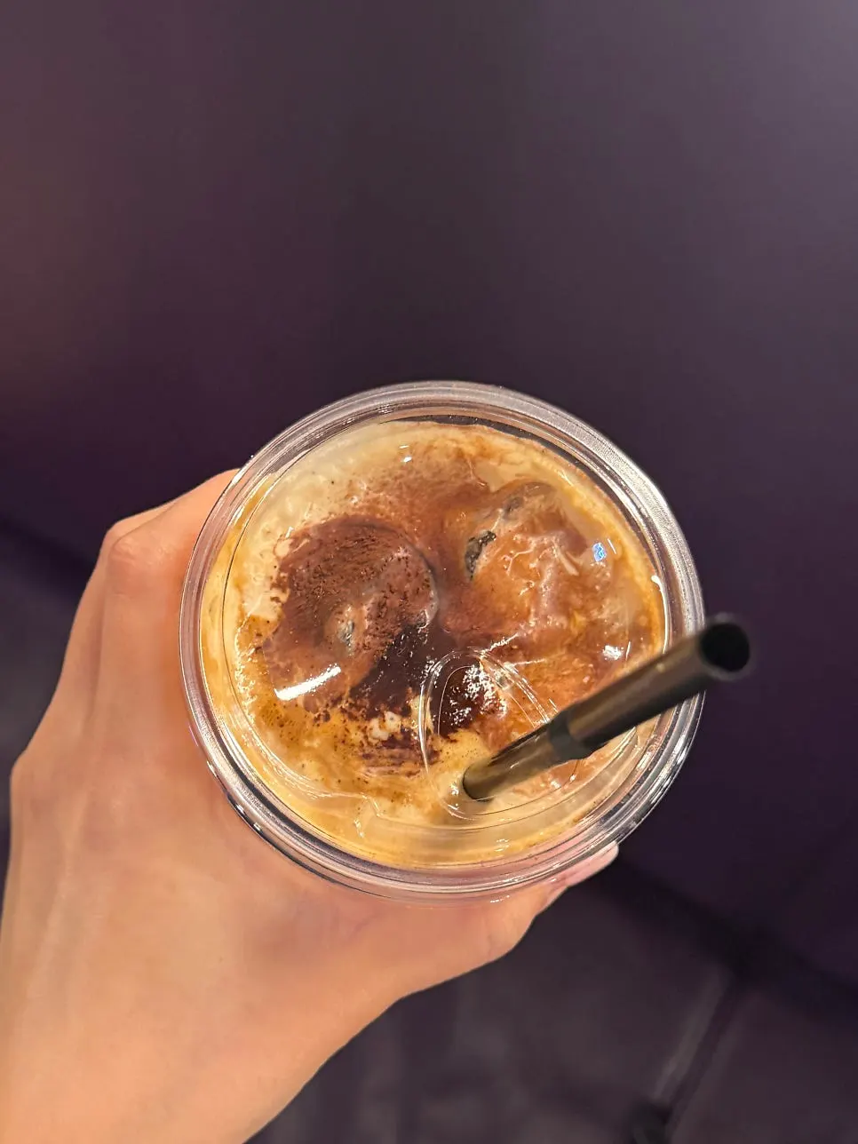 크림이 두껍게 올라간 시그니처크림라떼