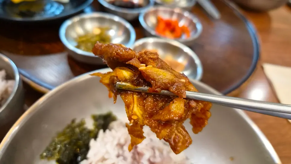 บิบิมบับใบหัวไชเท้าตากแห้งคลุกกับไข่ดาว