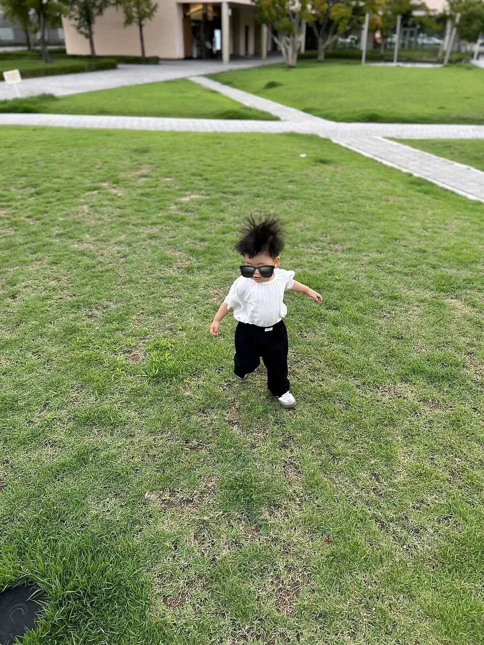 Mini playground and lawn at Samsung Changjo Campus