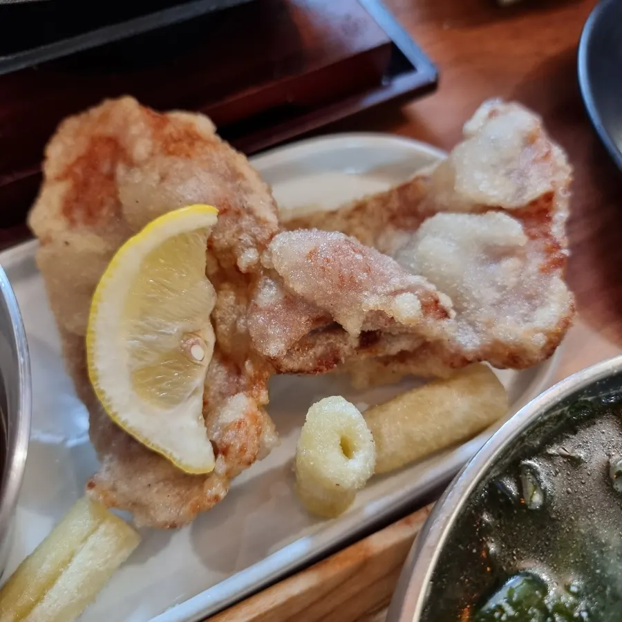 큼직한 조각의 동이탕수육 미니