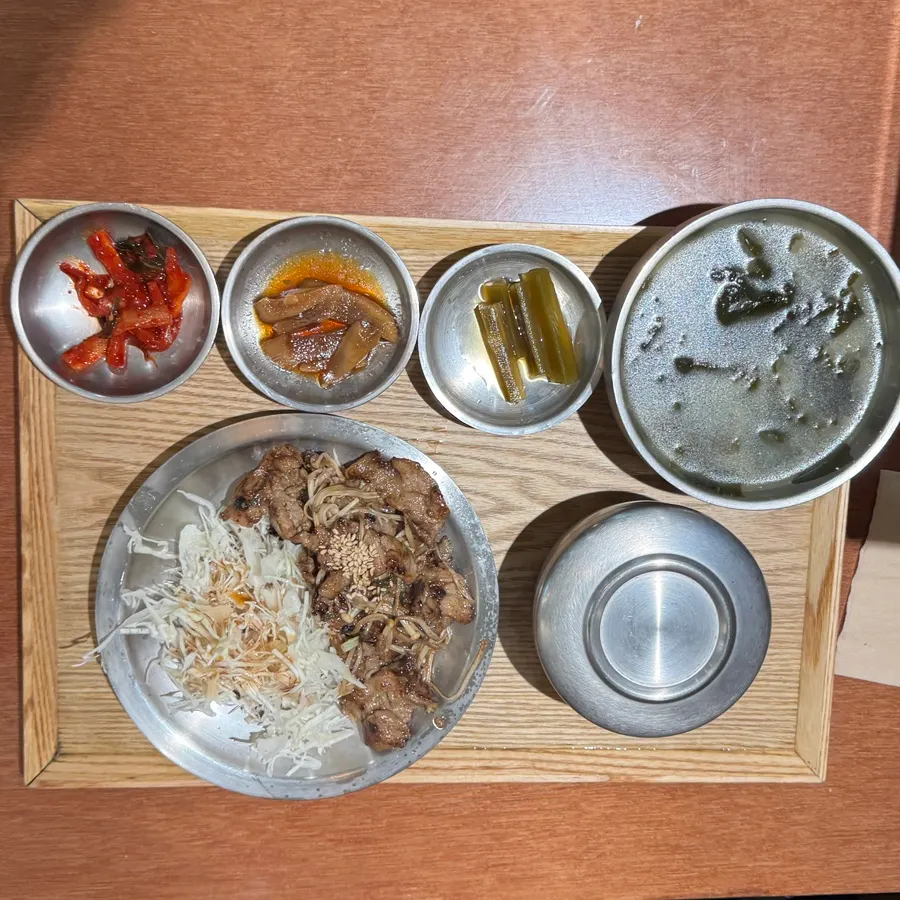 Full set of Dongyi grilled pork bulgogi