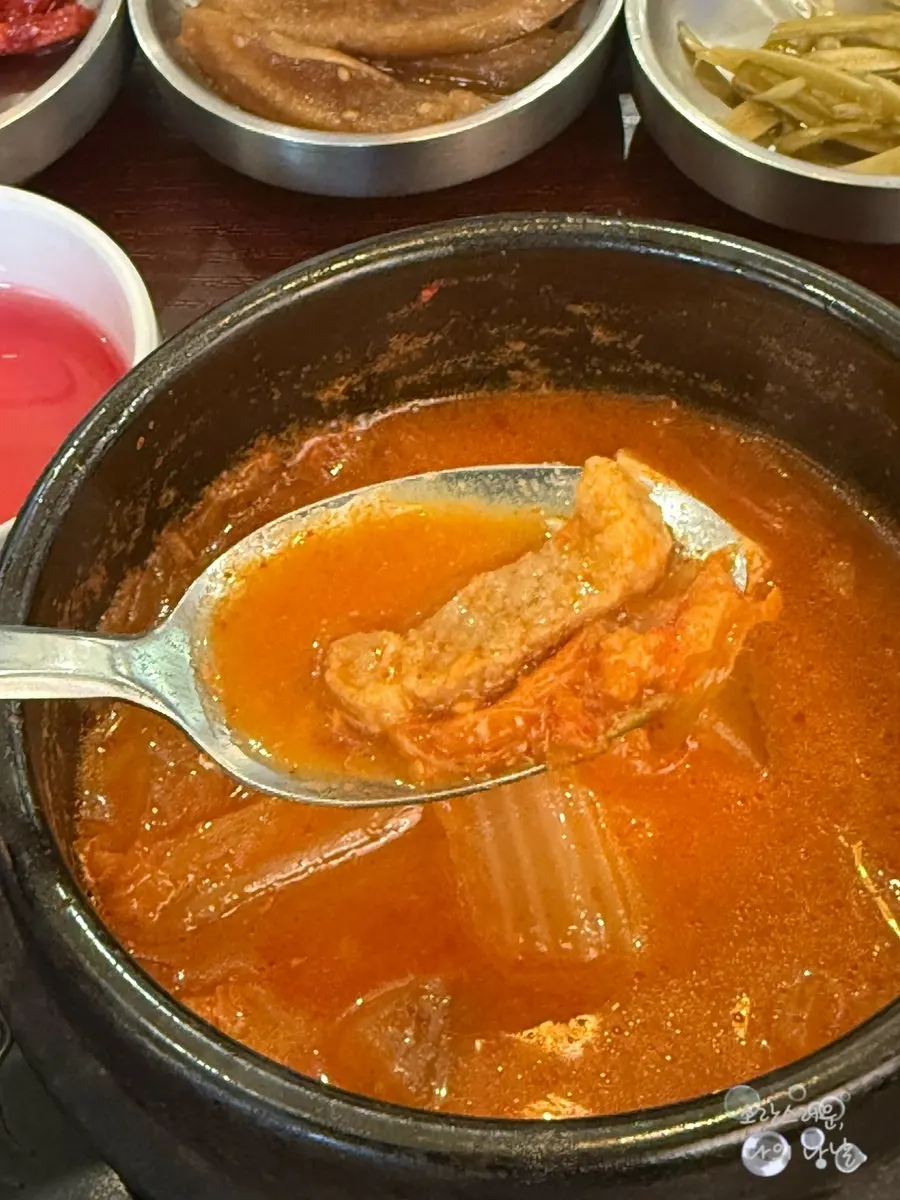 Kimchi jjigae swapped in for the default doenjang jjigae