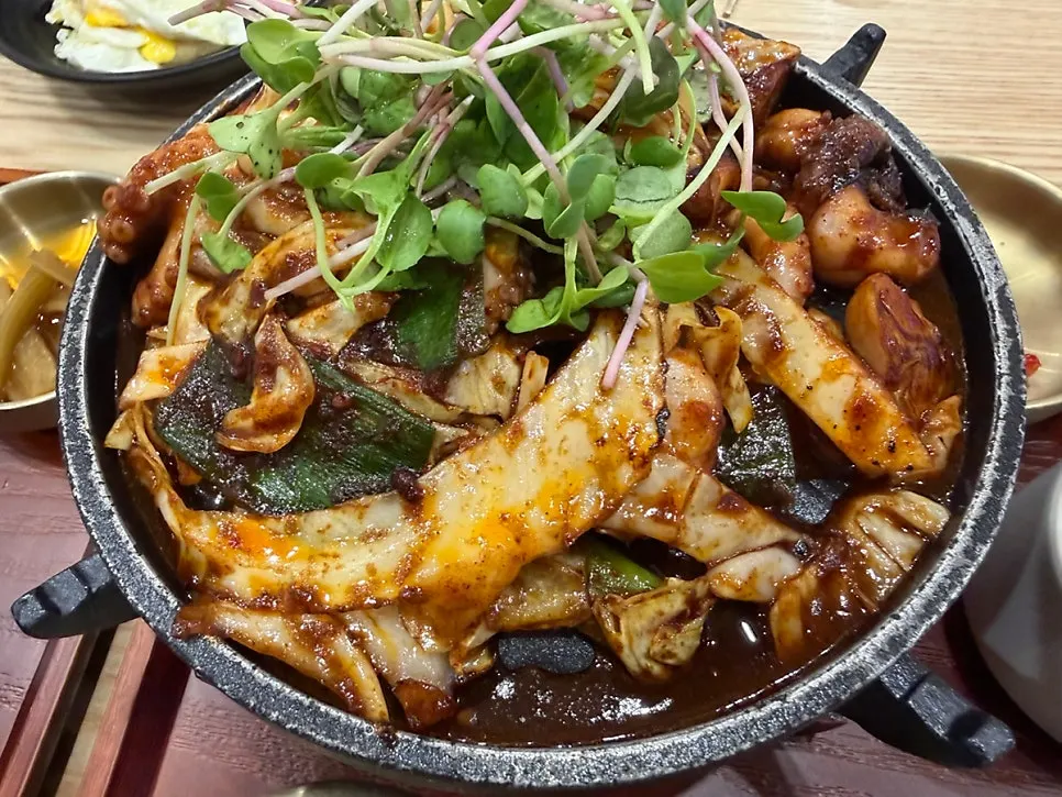 매콤달달한 할머니 쭈꾸미볶음