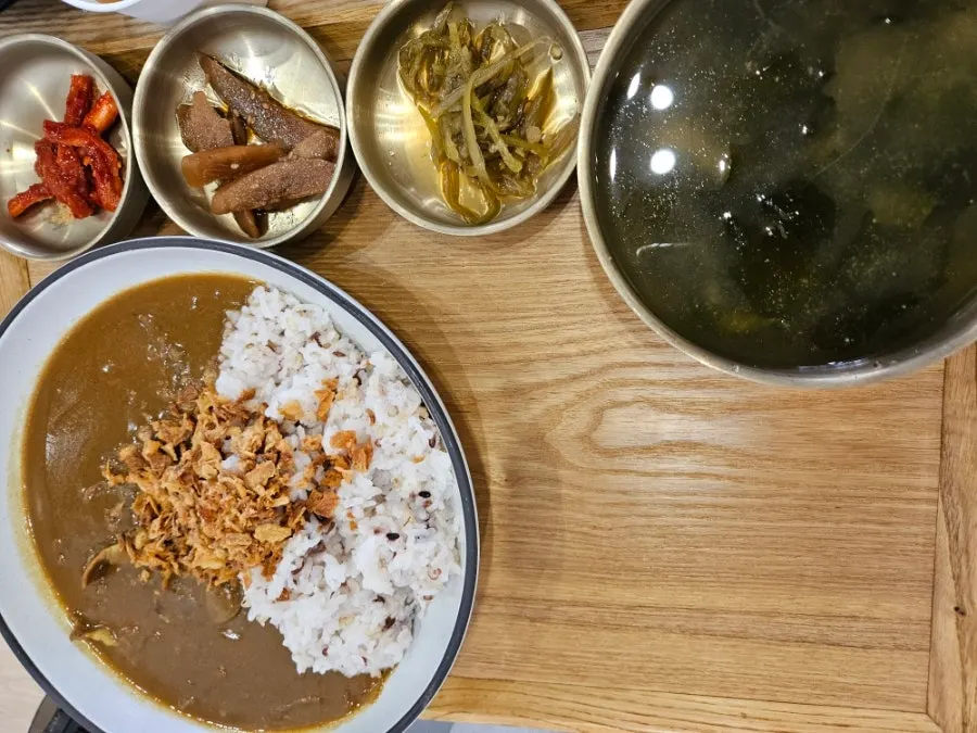 Thin-consistency shoulder-cut Japanese-style curry set