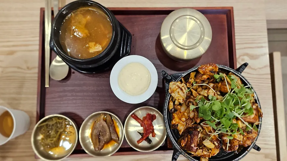 Three rice-thief side dishes served with the meal
