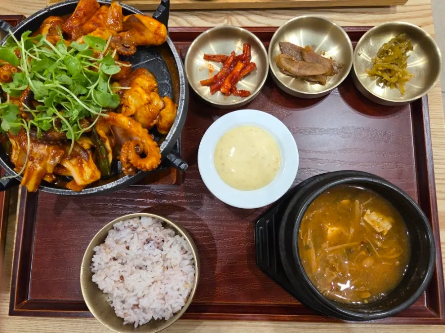 Bibimbap tray served with perilla-seed seaweed soup